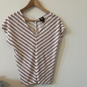 NWOT Bobeau Sz xs Red and White Striped V-Neck Tee